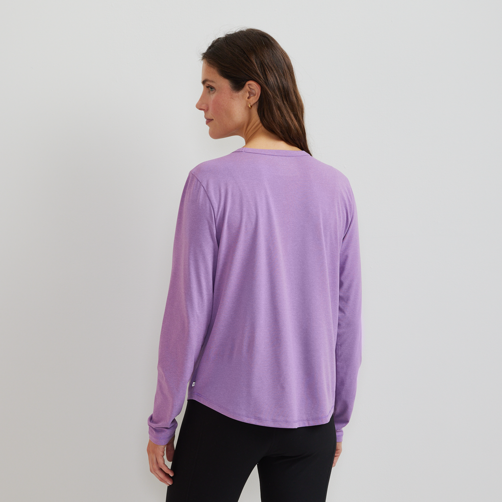 Women's Trek Light Hike Long-Sleeve Crewneck T-Shirt