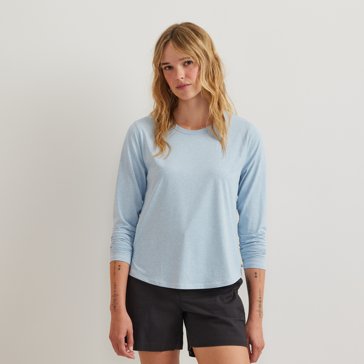 Women's Trek Light Hike Long-Sleeve Crewneck T-Shirt