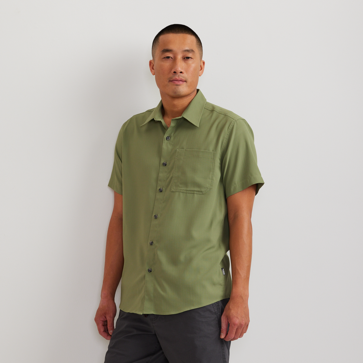 Men's Short Sleeve Destination Shirt-Solid