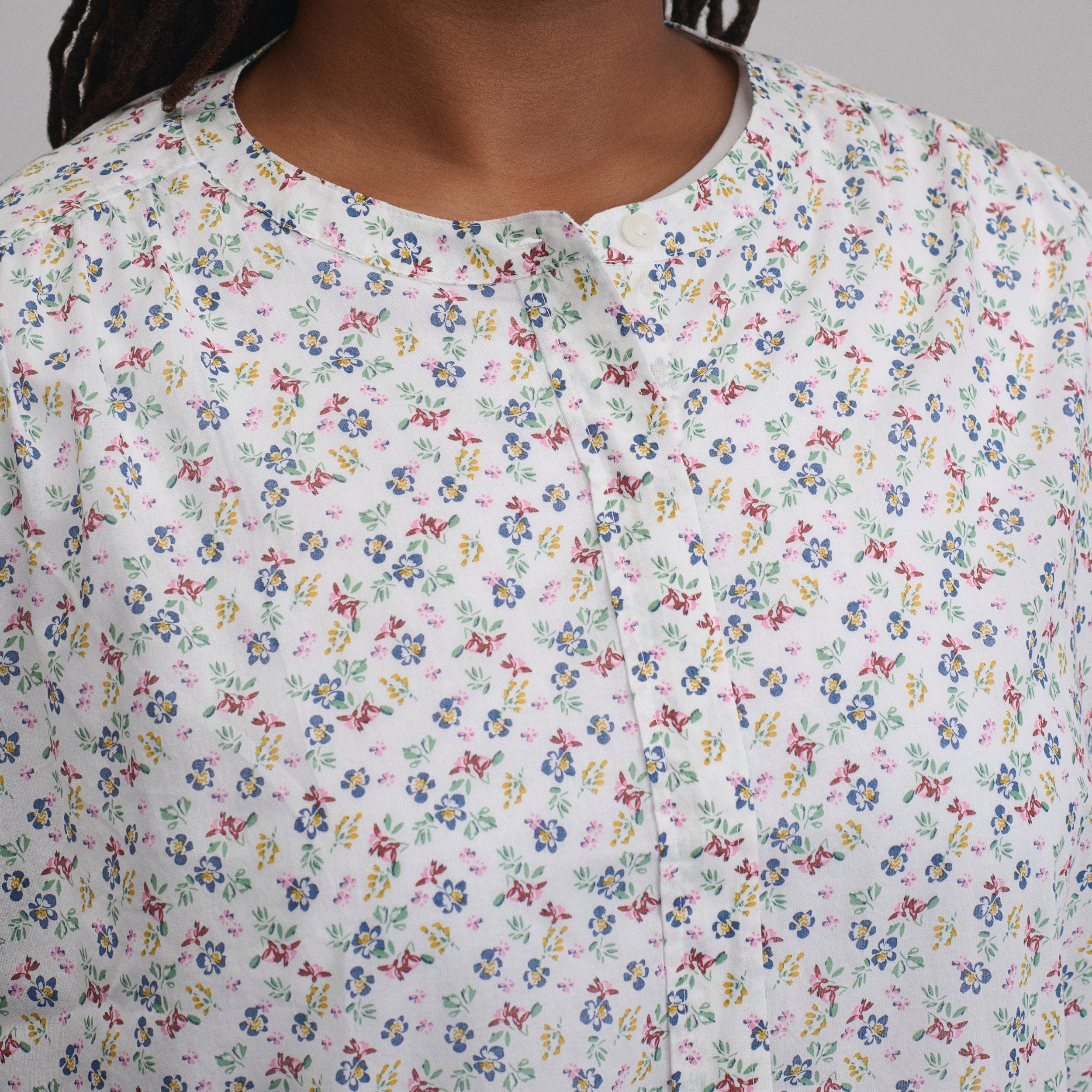 Women's Long-Sleeve Collarless Button-Down Shirt