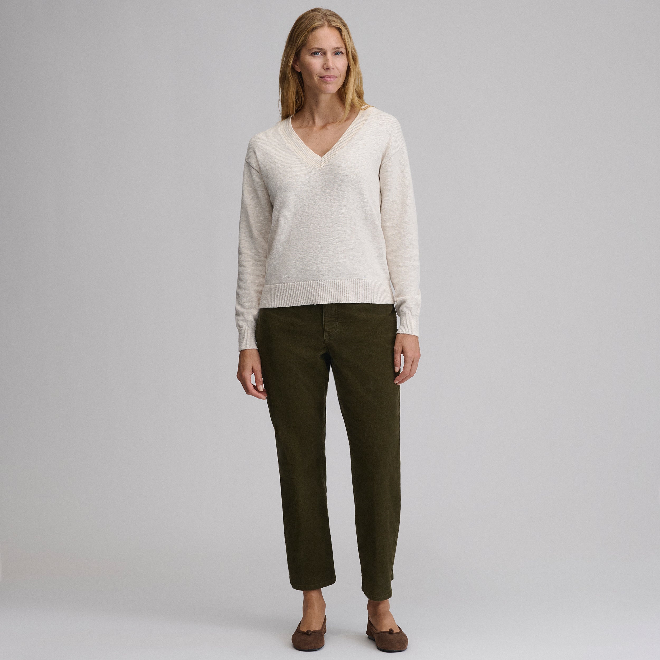 Women's Everyday V-Neck Sweater - Tipped Collar